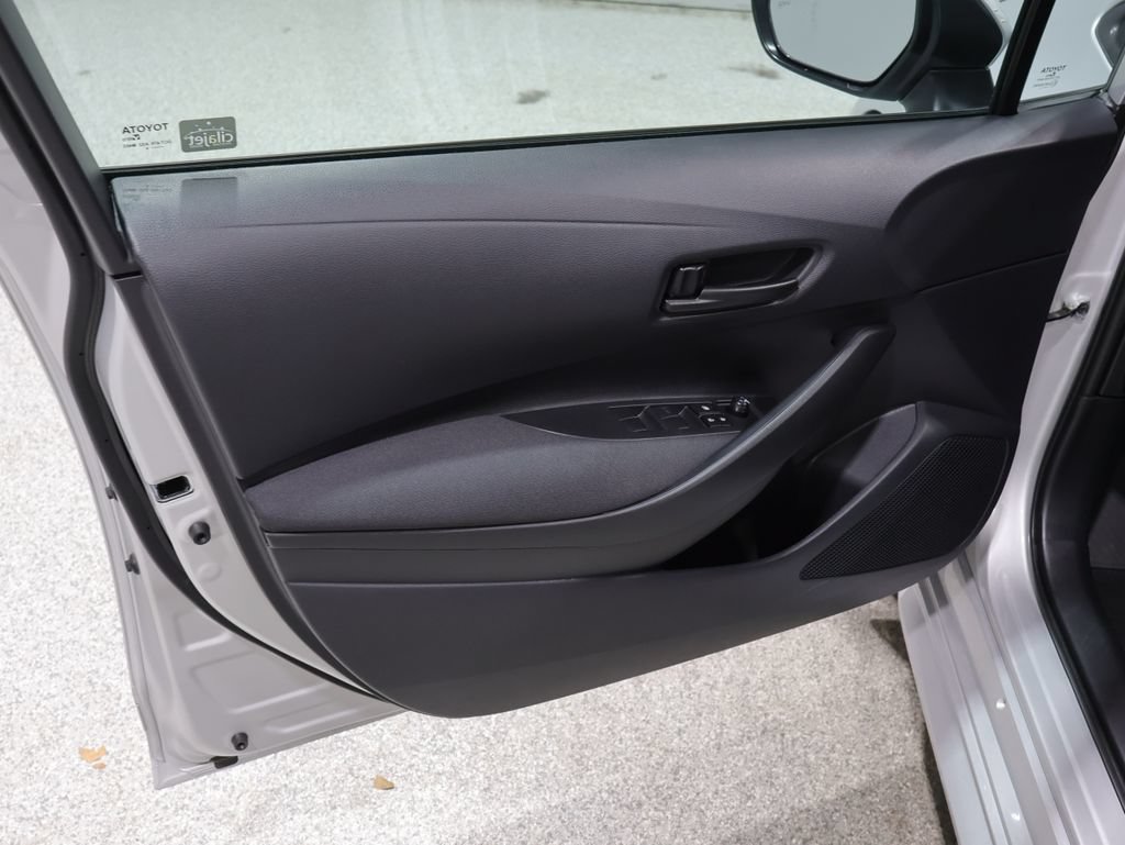 Used 2026 Toyota Corolla LE FWD image 10