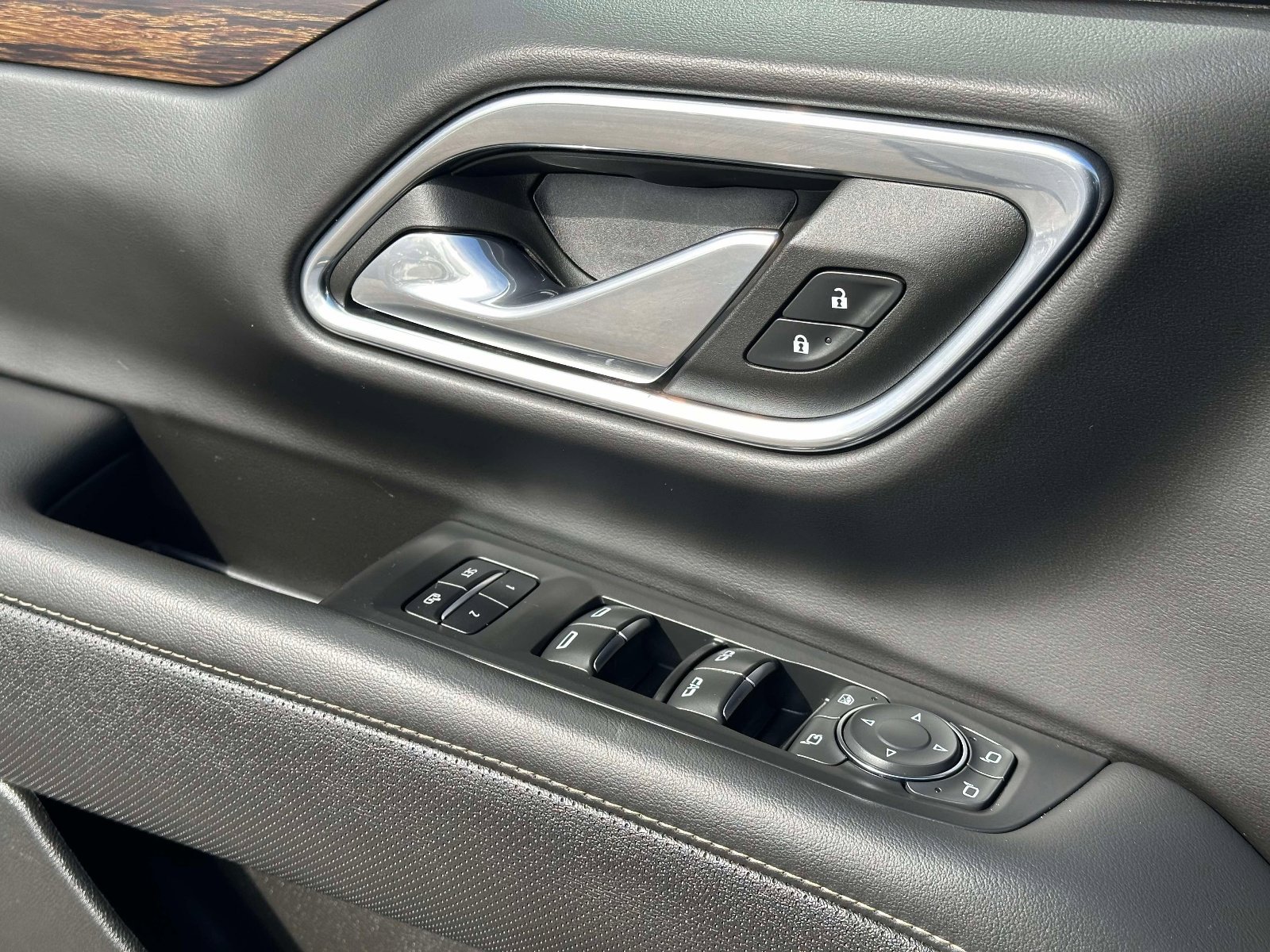 Certified 2023 Chevrolet Suburban Premier image 23