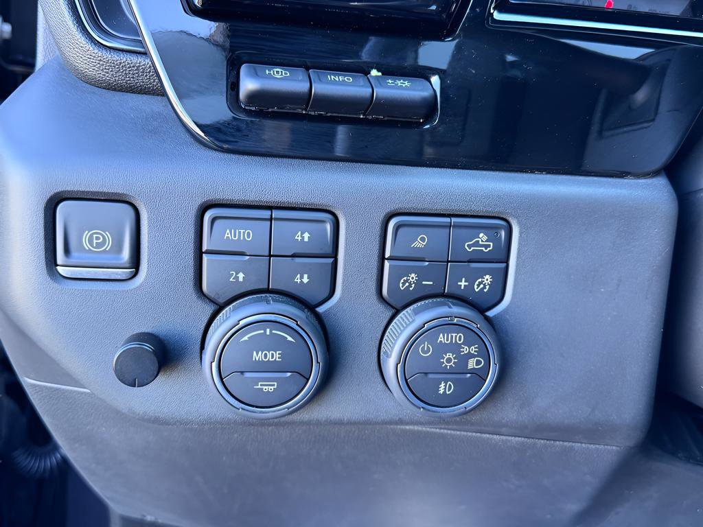 Used 2022 Chevrolet Silverado 1500 ZR2 w/ Technology Package image 35