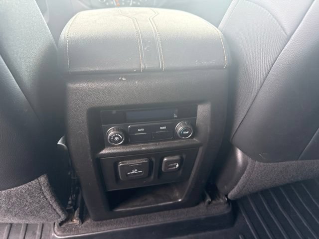 Used 2019 Chevrolet Traverse LT w/ LT Premium Package AWD/4WD image 17