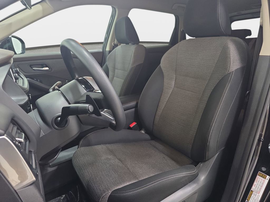 Used 2023 Nissan Rogue SV image 14