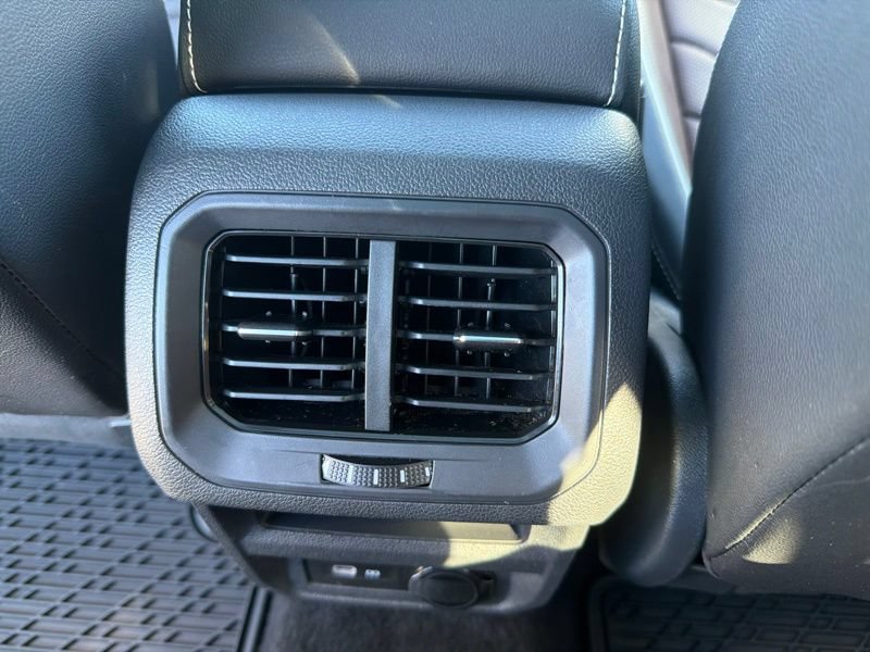 Used 2023 Volkswagen Tiguan SEL R-Line AWD/4WD image 19