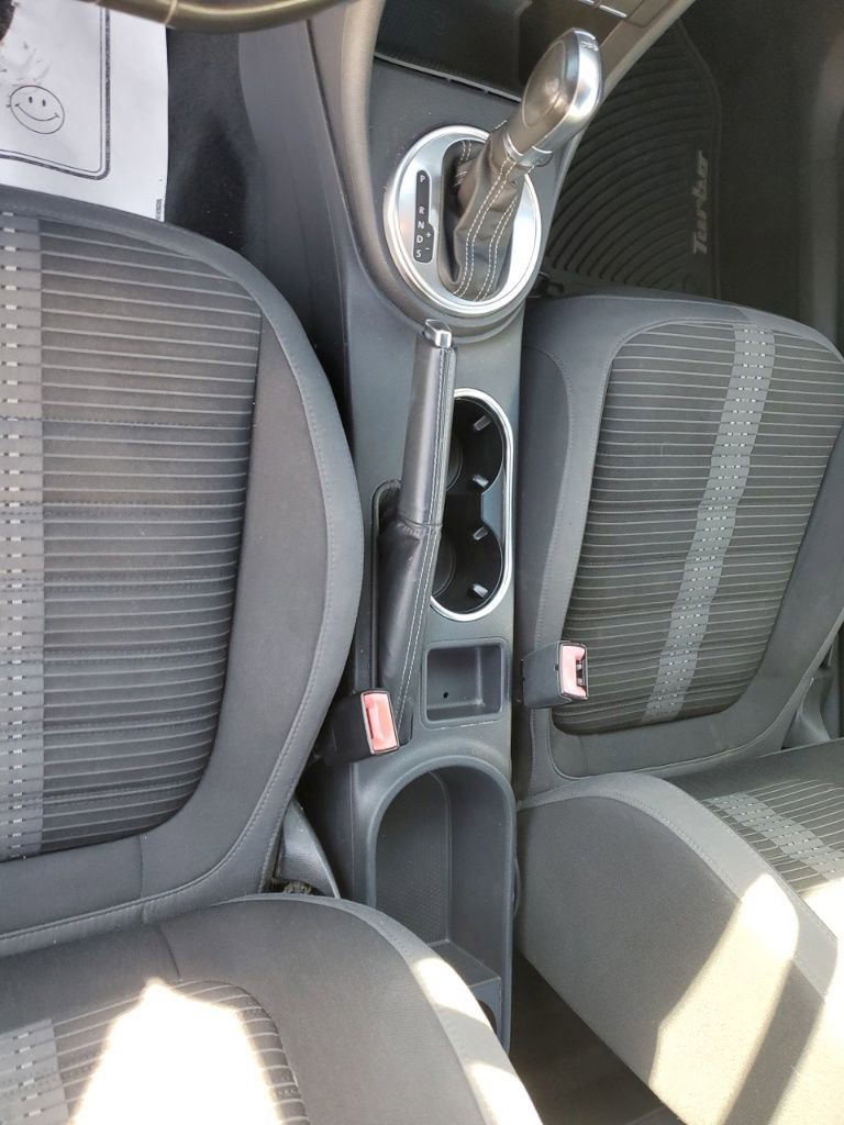 Used 2012 Volkswagen Beetle 2.0T image 19
