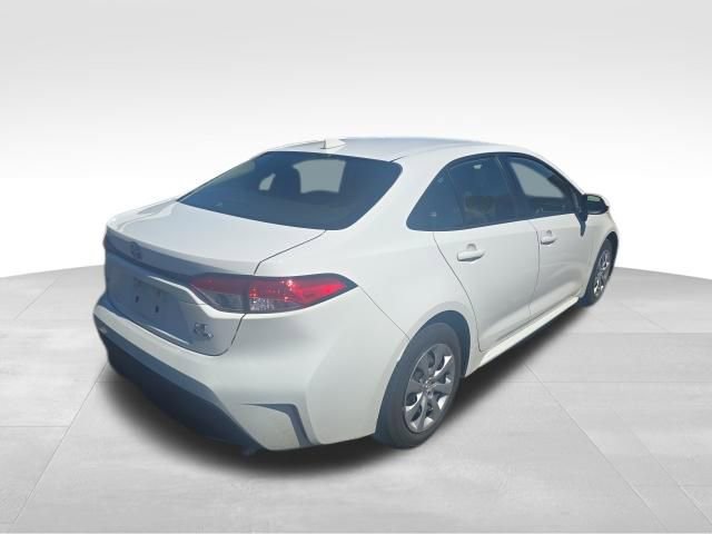 Used 2025 Toyota Corolla LE image 5