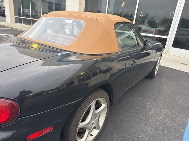 Used 2001 MAZDA MX-5 Miata RWD image 4