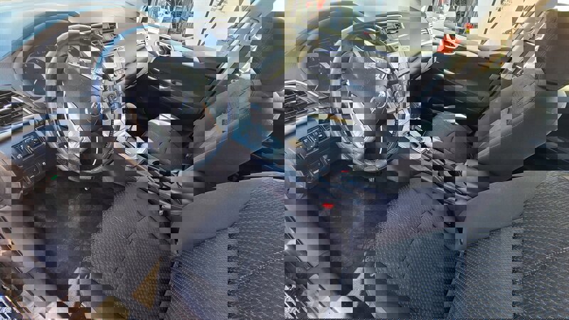 Used 2014 Nissan Sentra SR w/ SR Driver Package image 4