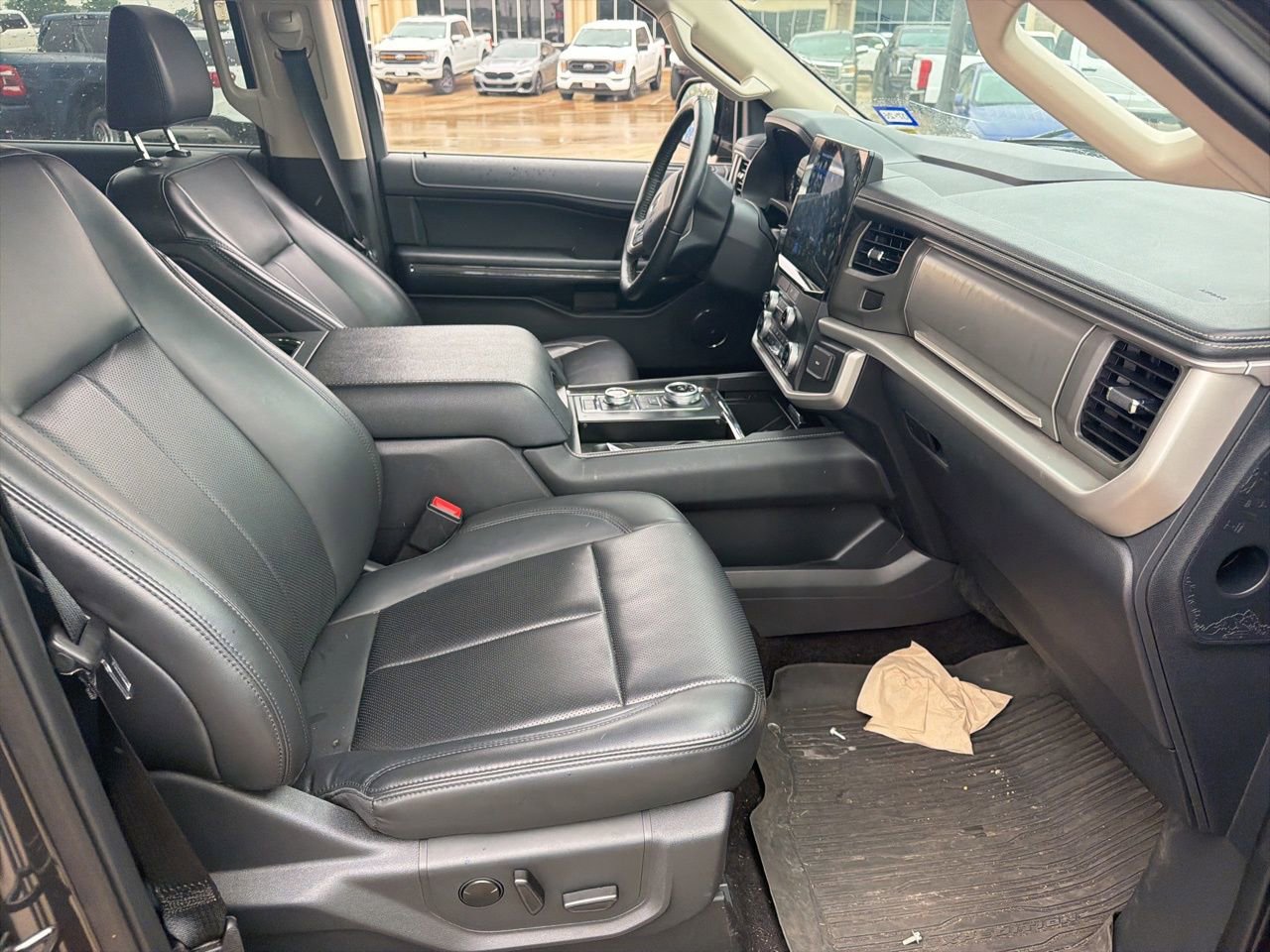 Used 2022 Ford Expedition XLT AWD/4WD image 17