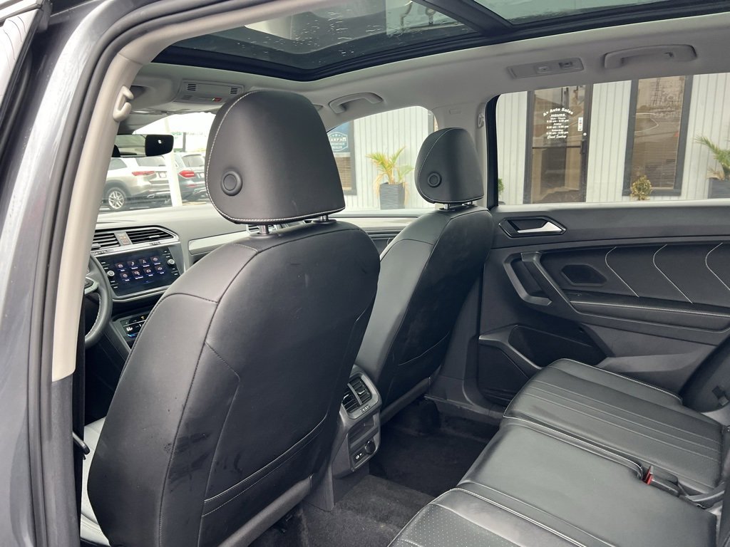 Used 2022 Volkswagen Tiguan SE w/ Panoramic Sunroof Package image 23