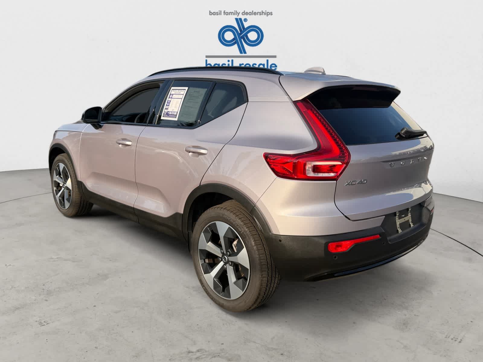 Used 2026 Volvo XC40 B5 Plus AWD/4WD image 4