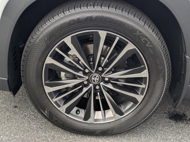 Used 2025 Toyota Grand Highlander AWD Hybrid image 11