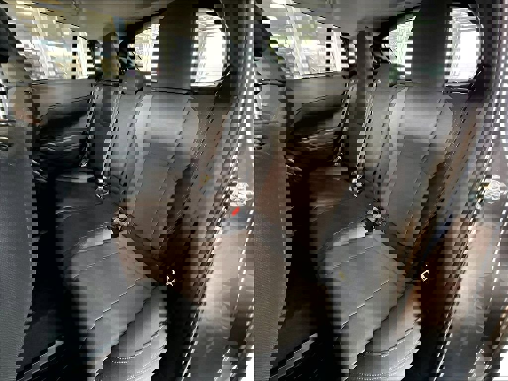 Used 2025 Subaru Crosstrek 2.0i Premium image 15