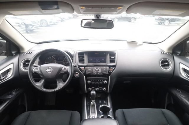 Used 2019 Nissan Pathfinder SV w/ SV All Weather Package AWD/4WD image 7
