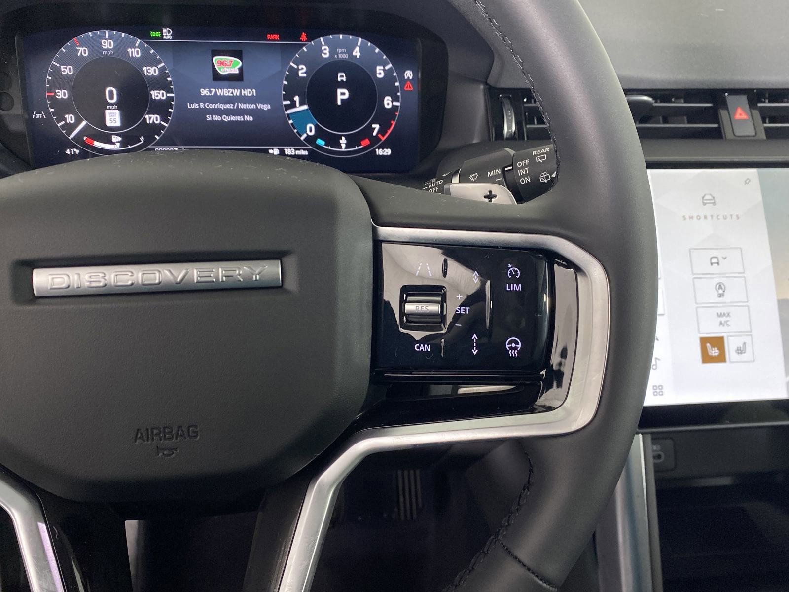 Used 2025 Land Rover Discovery Sport S image 20