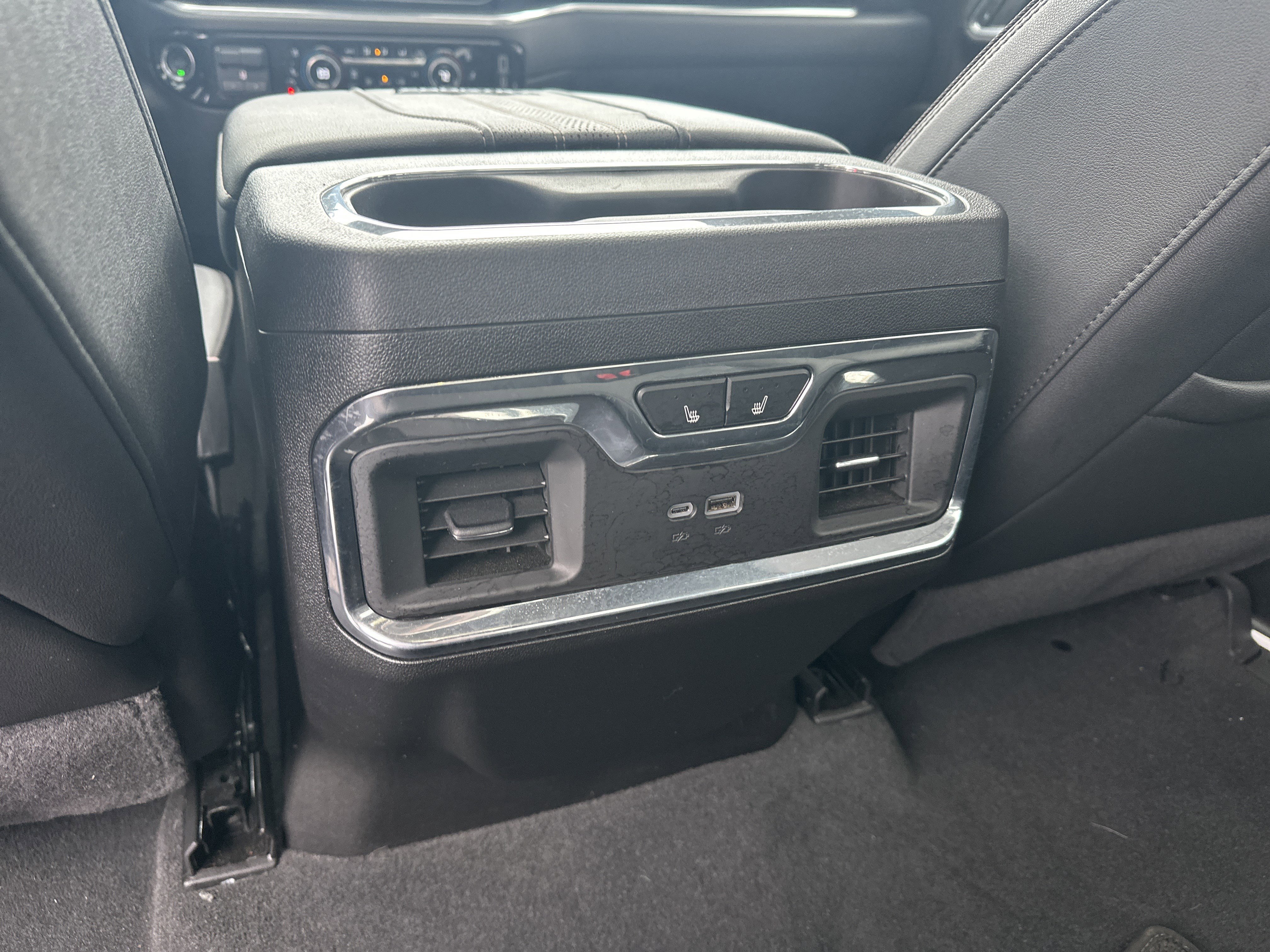 Used 2024 Chevrolet Silverado 2500 High Country w/ Midnight Edition image 26