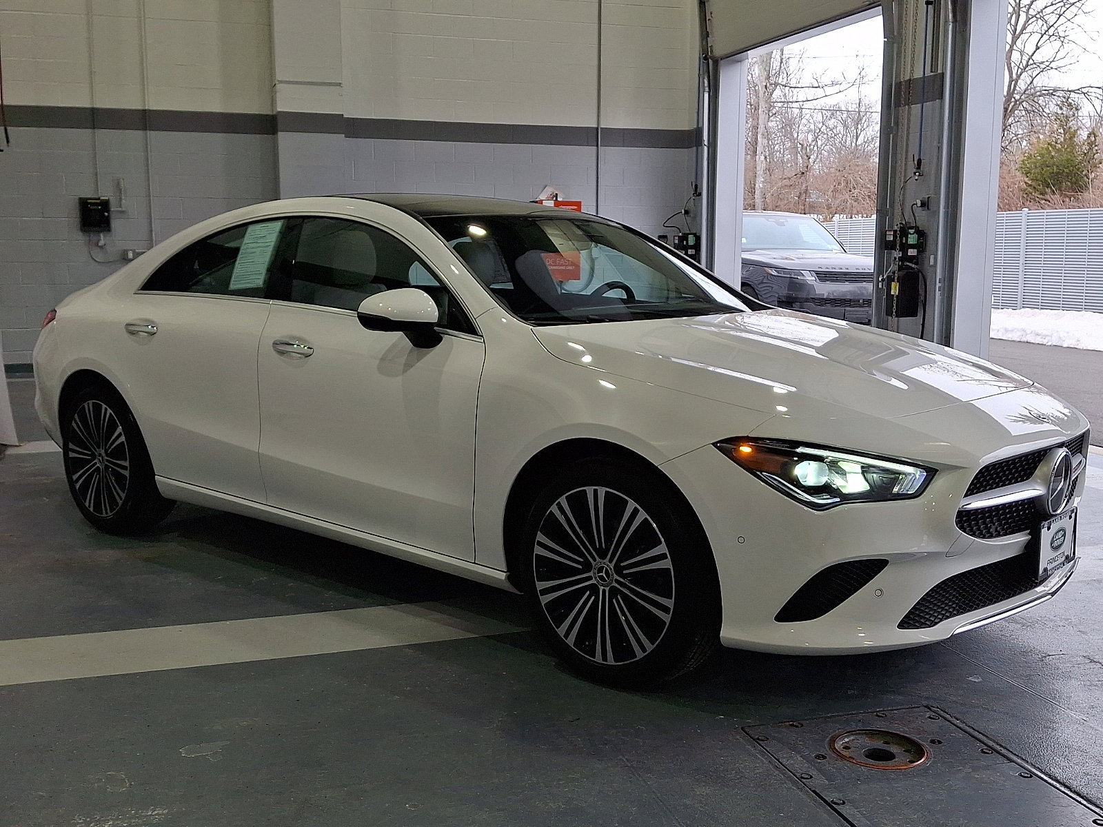 Used 2023 Mercedes-Benz CLA 250 4MATIC image 6