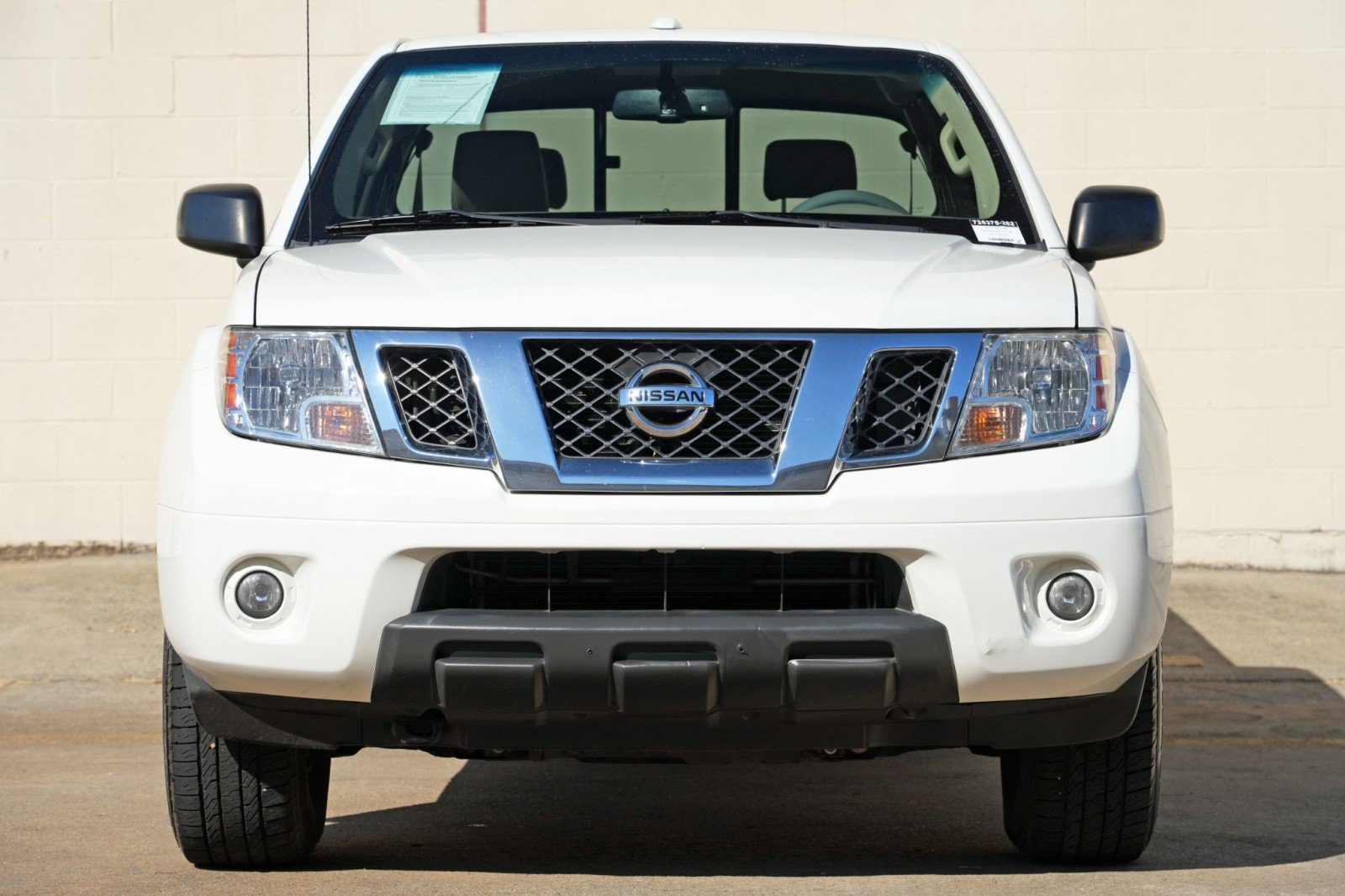 Used 2017 Nissan Frontier SV w/ SV Value Truck Package AWD/4WD image 6