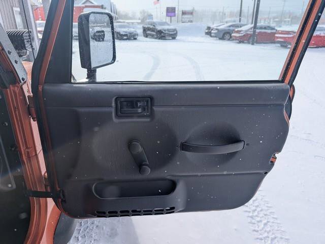 Used 2000 Jeep Wrangler SE image 14