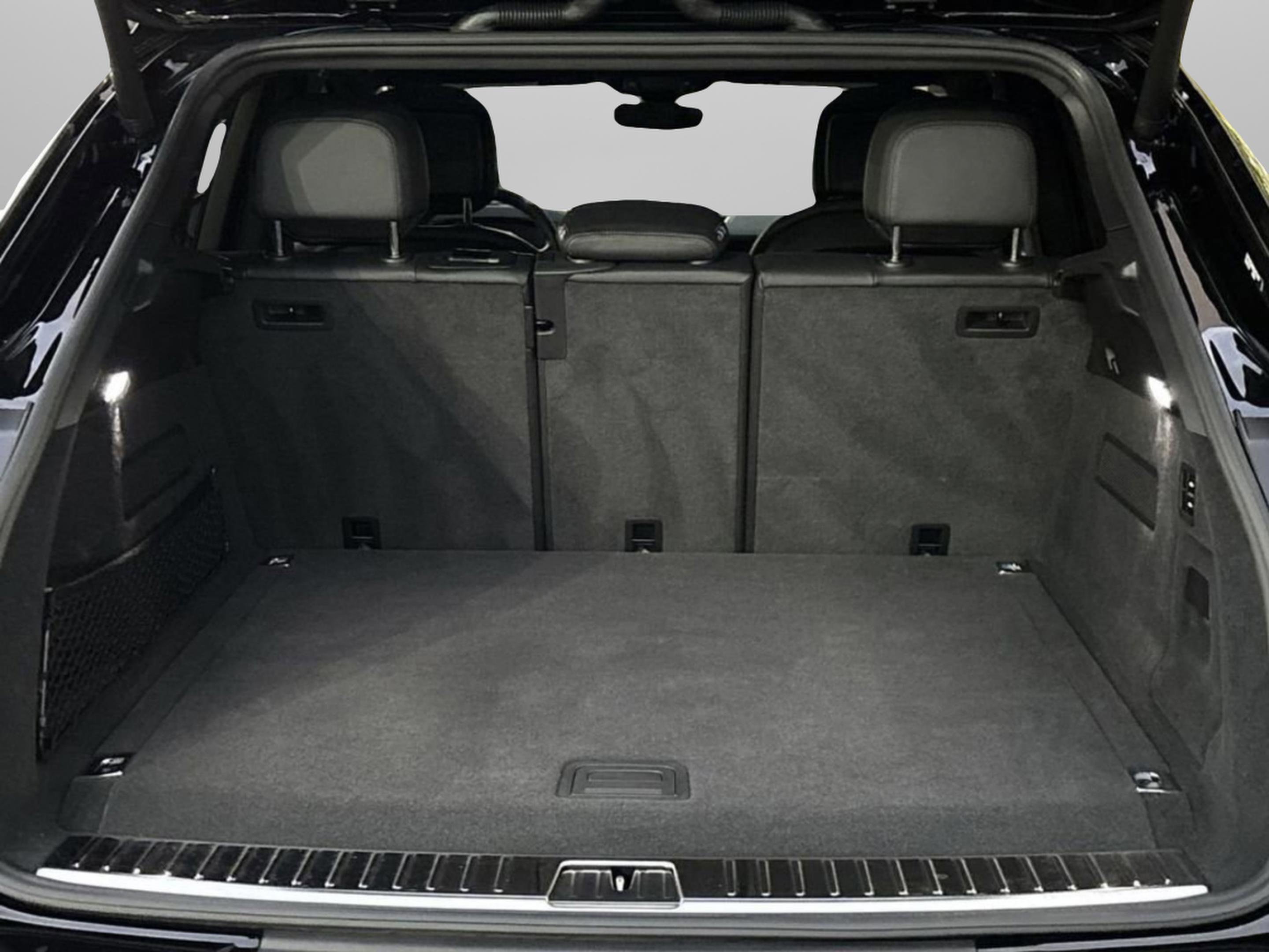 Used 2025 Porsche Cayenne E-Hybrid Coupe image 7