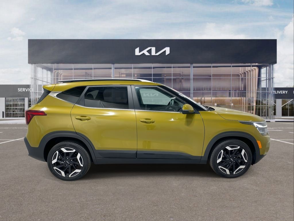 Used 2024 Kia Seltos SX w/ SX Sunroof Package image 9