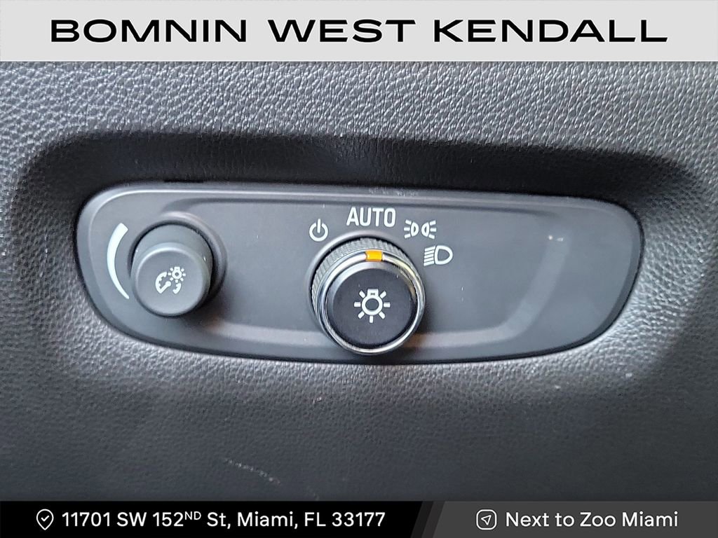 Used 2021 Chevrolet Traverse LS image 20