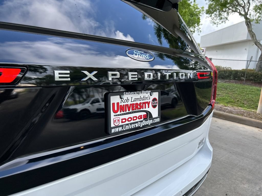 Used 2025 Ford Expedition Platinum AWD/4WD image 24