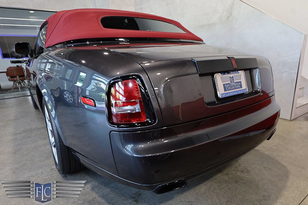Used 2017 Rolls-Royce Phantom Drophead Coupe RWD image 8