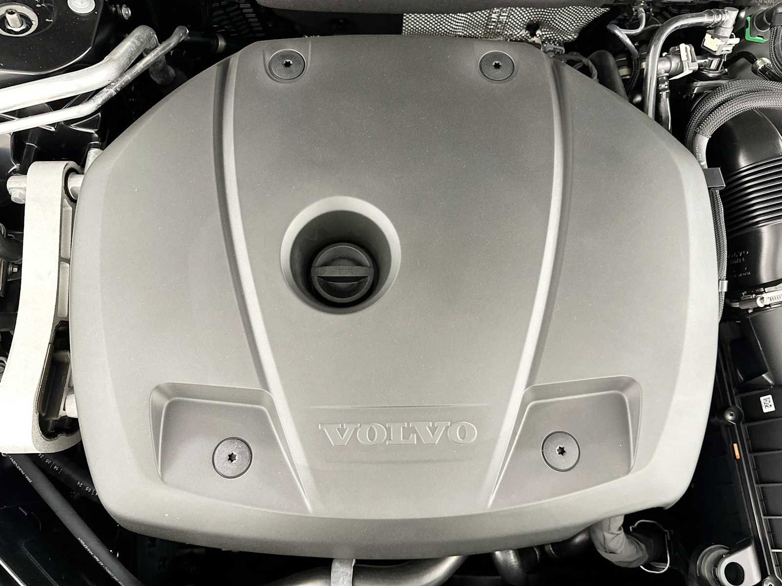 Certified 2025 Volvo XC60 T8 Ultra w/ Protection Package Premier image 25