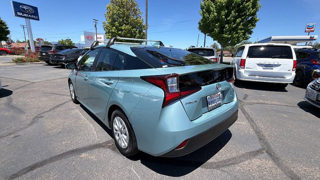 Used 2022 Toyota Prius LE FWD image 6