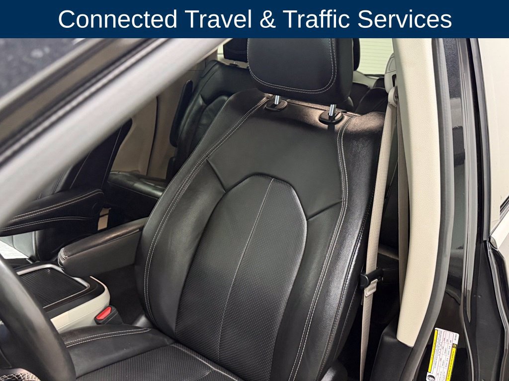 Used 2022 Chrysler Pacifica Touring-L w/ Uconnect Theater Family Group FWD image 44