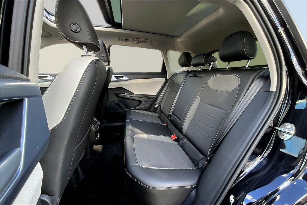 New 2026 Volkswagen Taos SE image 21