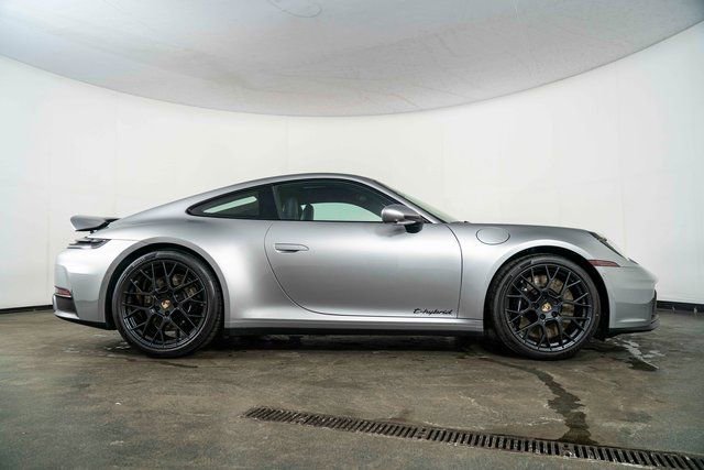 Used 2025 Porsche 911 Carrera GTS image 9