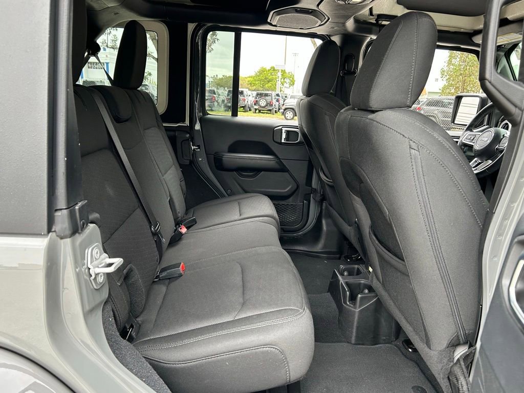 Certified 2018 Jeep Wrangler Unlimited Sahara image 39