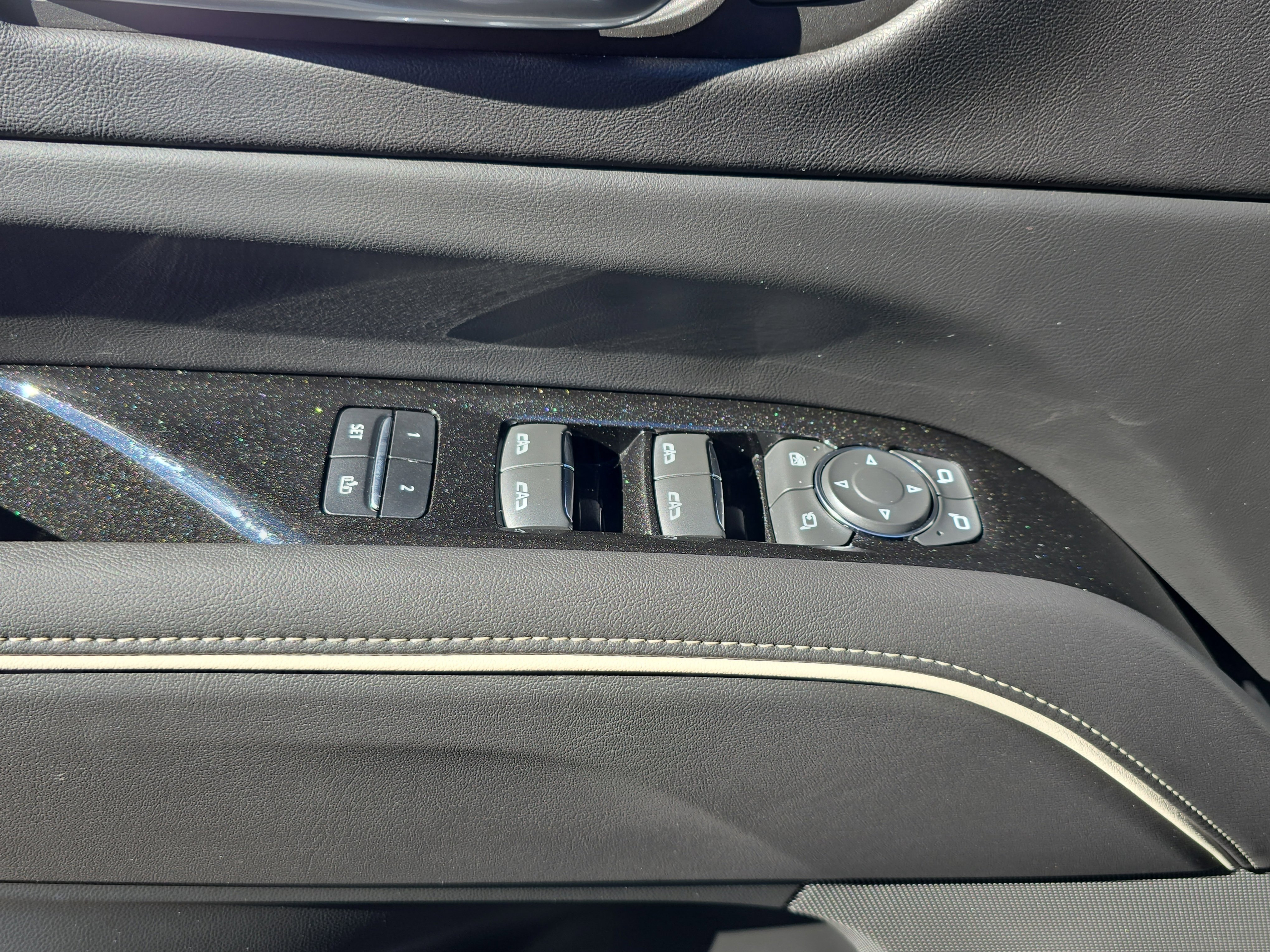 Used 2021 Cadillac Escalade ESV Premium Luxury image 28