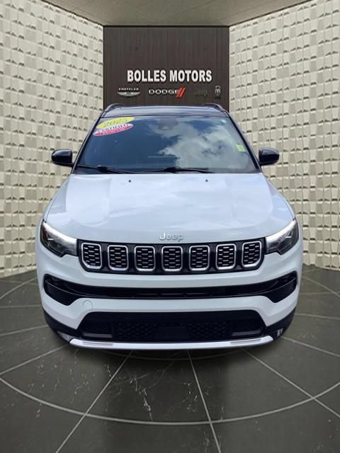 Certified 2025 Jeep Compass Limited w/ Elite Group AWD/4WD image 11
