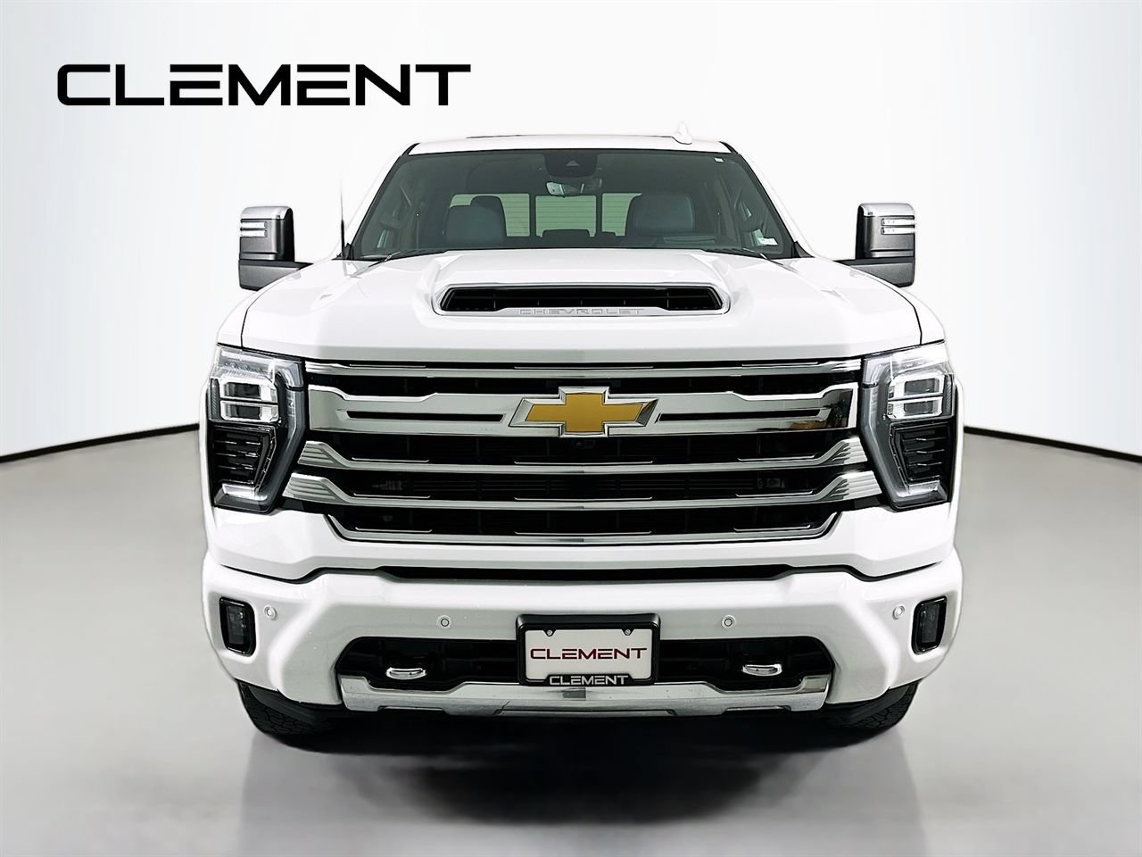 Used 2024 Chevrolet Silverado 2500 High Country w/ High Country Premium Package AWD/4WD image 3