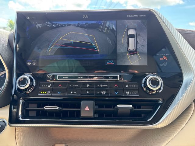 Used 2022 Toyota Highlander Platinum AWD/4WD image 17