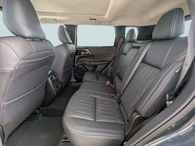 New 2026 Mitsubishi Outlander SEL FWD image 17