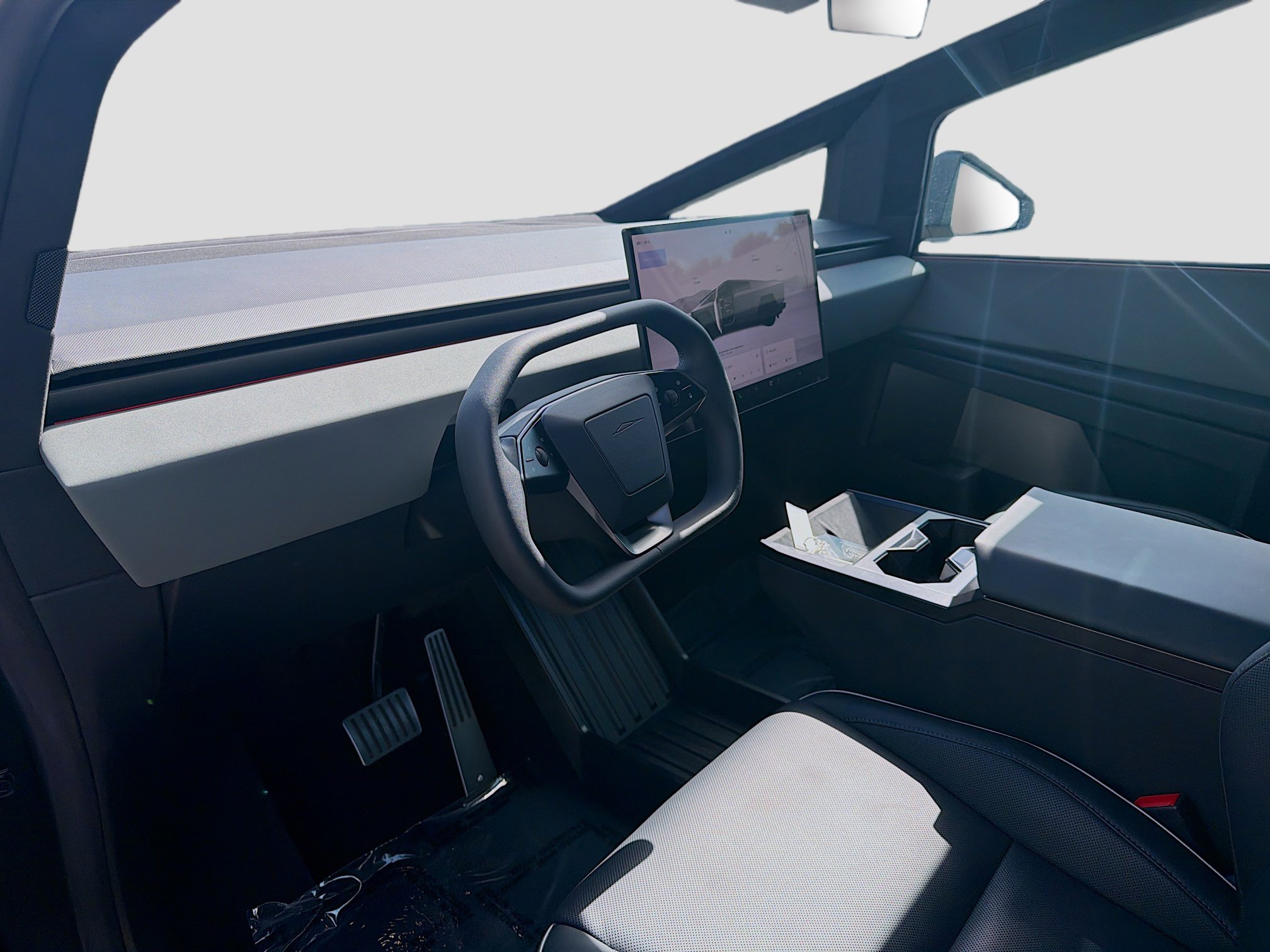 Used 2025 Tesla Cybertruck AWD Crew Cab image 7