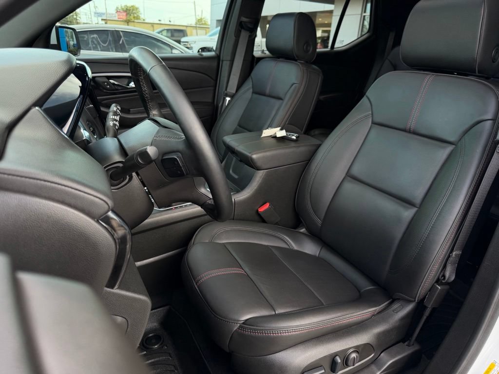 Used 2023 Chevrolet Traverse RS AWD/4WD image 14
