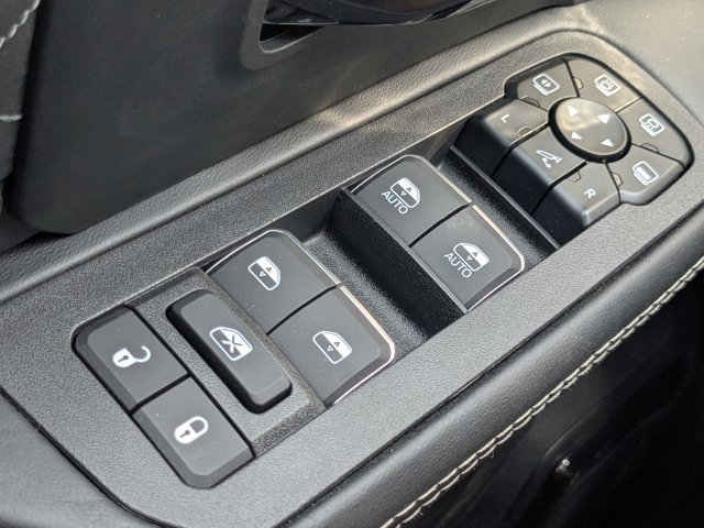 New 2025 RAM 2500 Limited image 21
