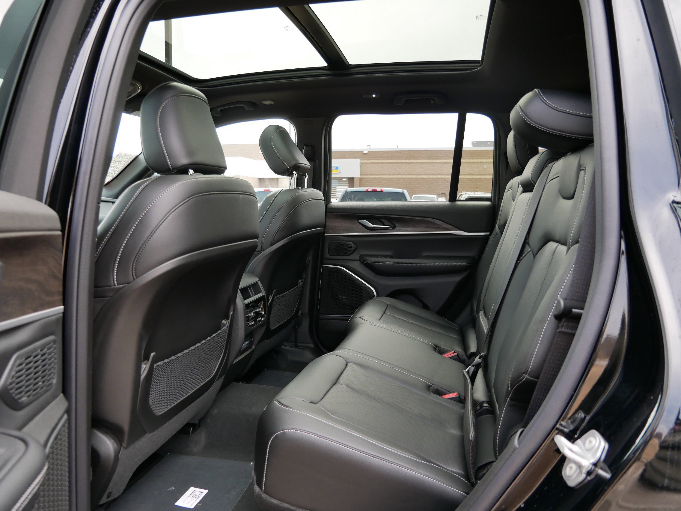 New 2026 Jeep Grand Cherokee Limited image 8