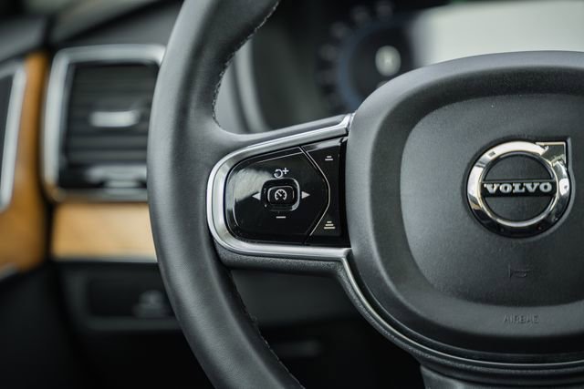 Used 2023 Volvo XC90 B6 Plus w/ Protection Package image 28