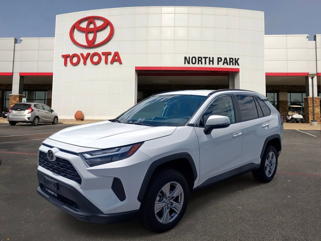Used 2025 Toyota RAV4 XLE FWD video 1