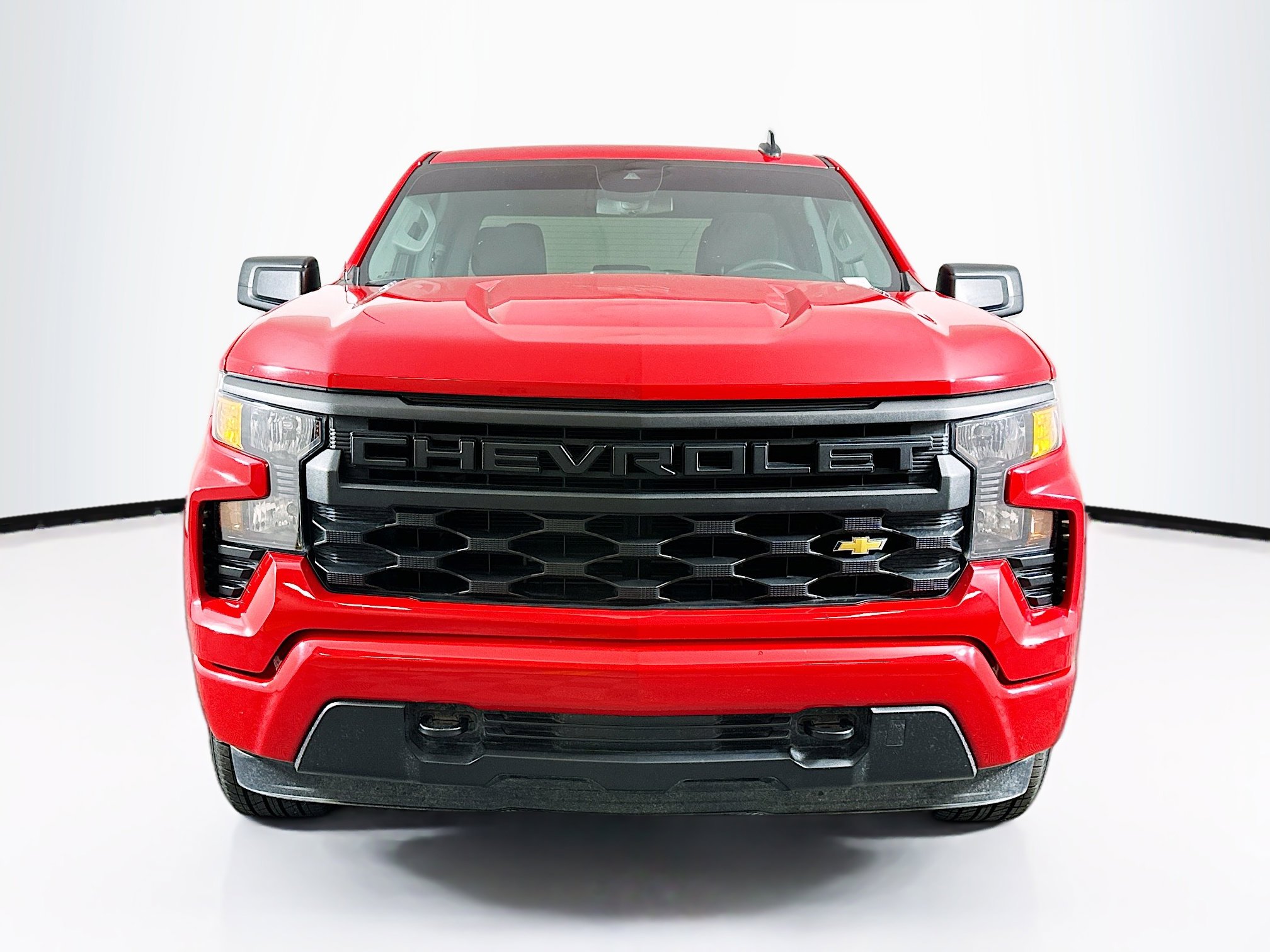 Used 2024 Chevrolet Silverado 1500 Custom image 2