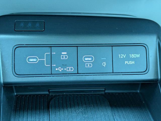 Used 2025 Hyundai Kona Limited image 29