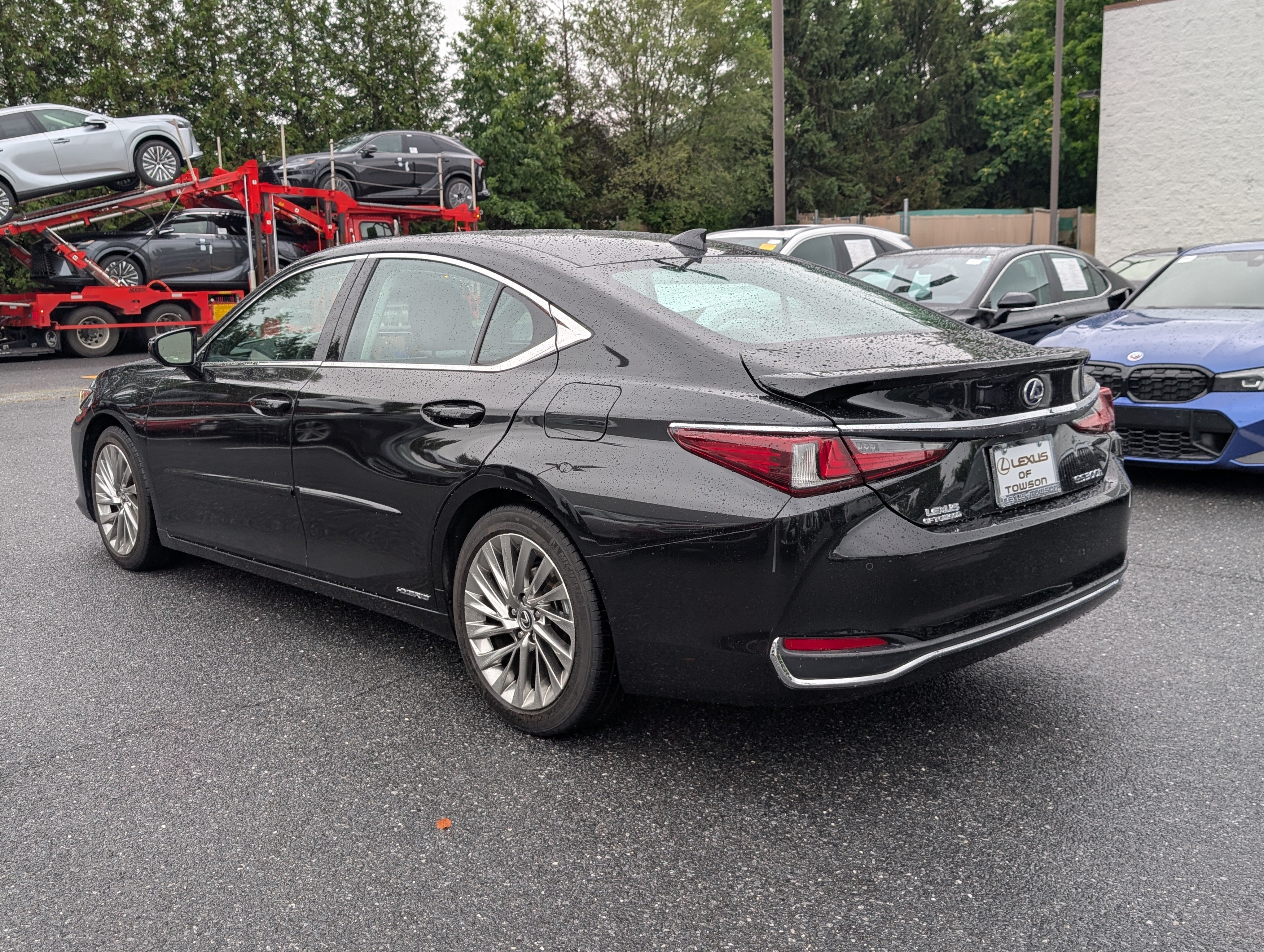 Certified 2021 Lexus ES 300h w/ Accessory Package FWD image 5
