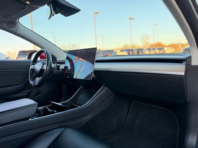 Used 2018 Tesla Model 3 Performance image 18