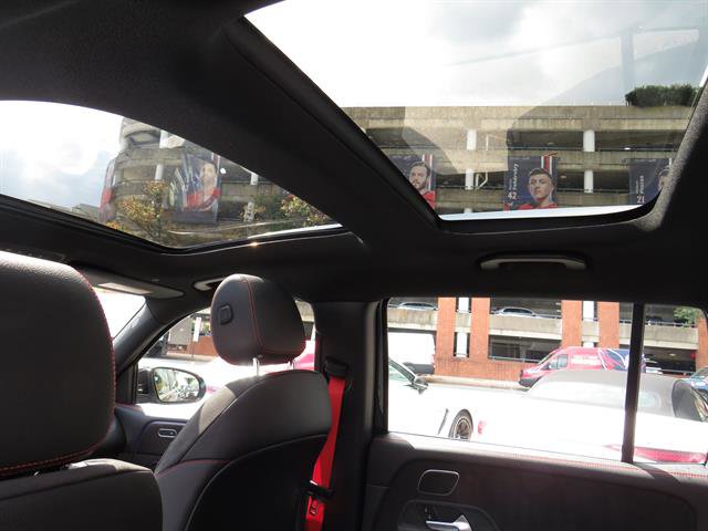 Used 2025 Mercedes-Benz GLB 35 AMG 4MATIC image 22