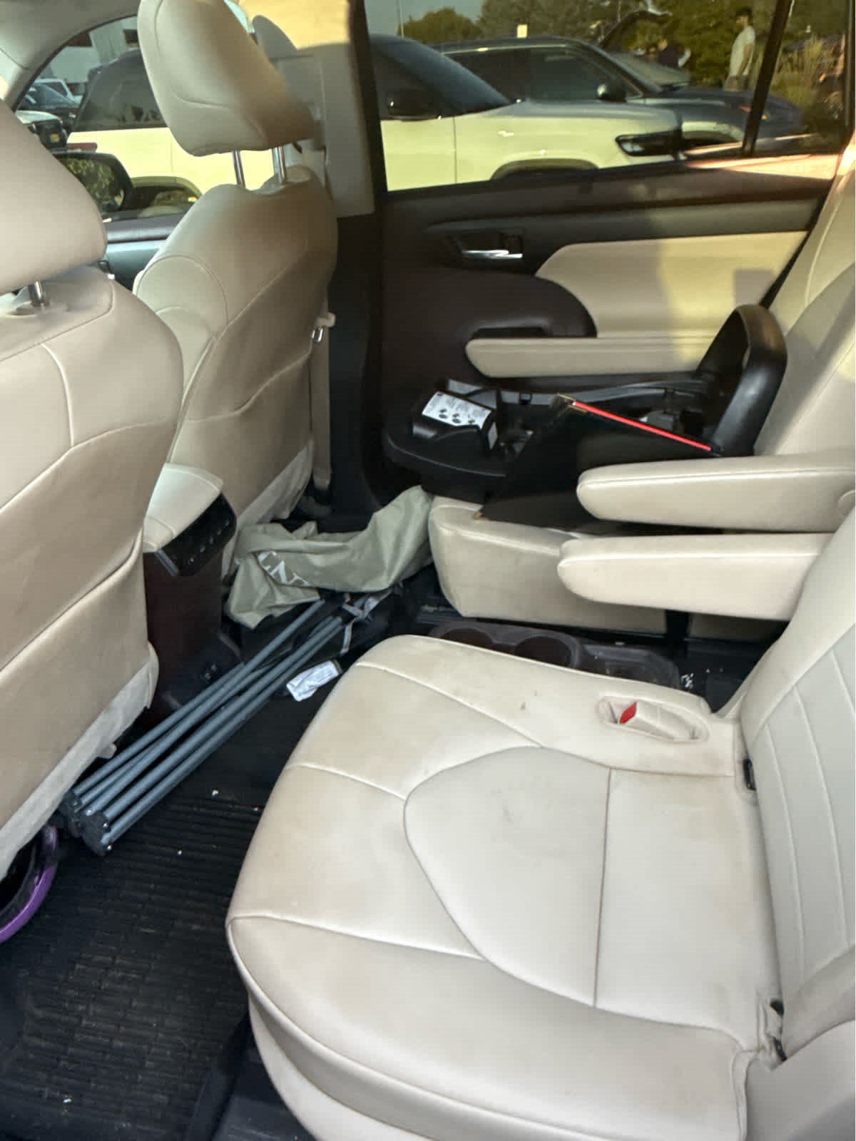 Certified 2021 Toyota Highlander XLE AWD/4WD image 5