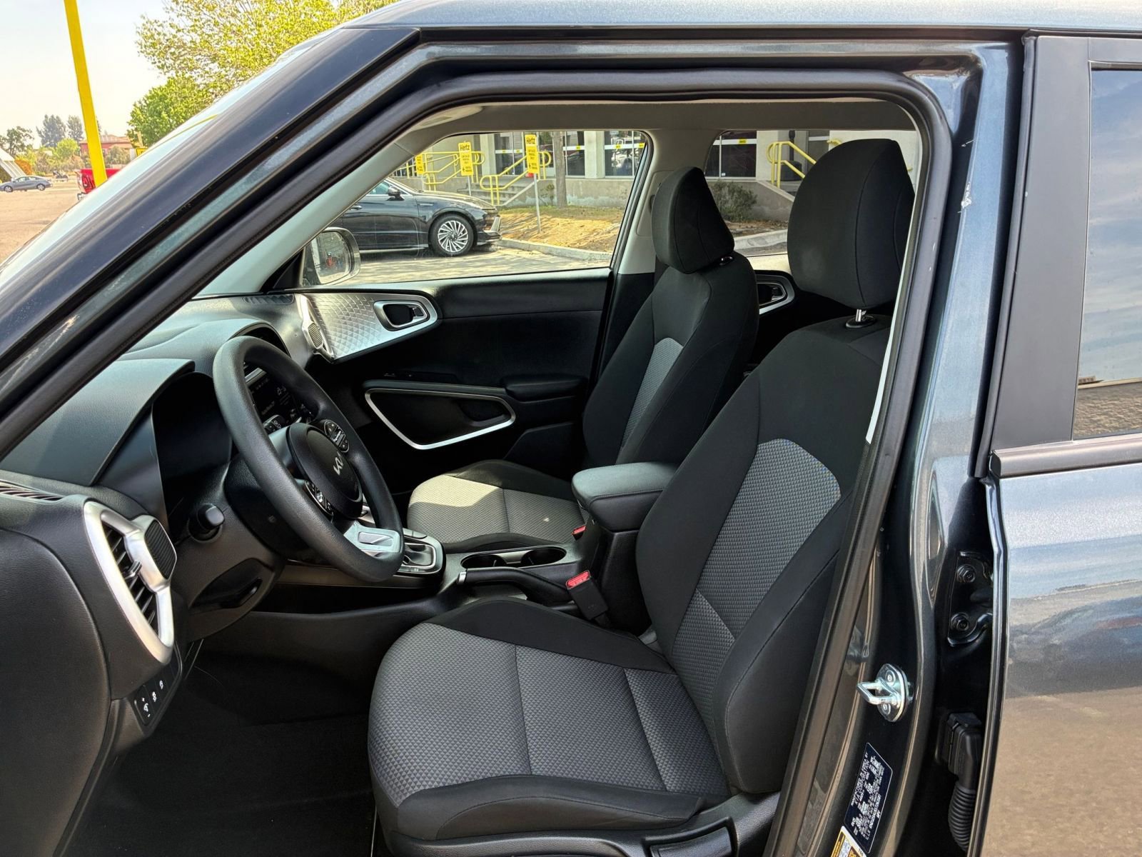 Used 2025 Kia Soul LX w/ LX Technology Package image 24